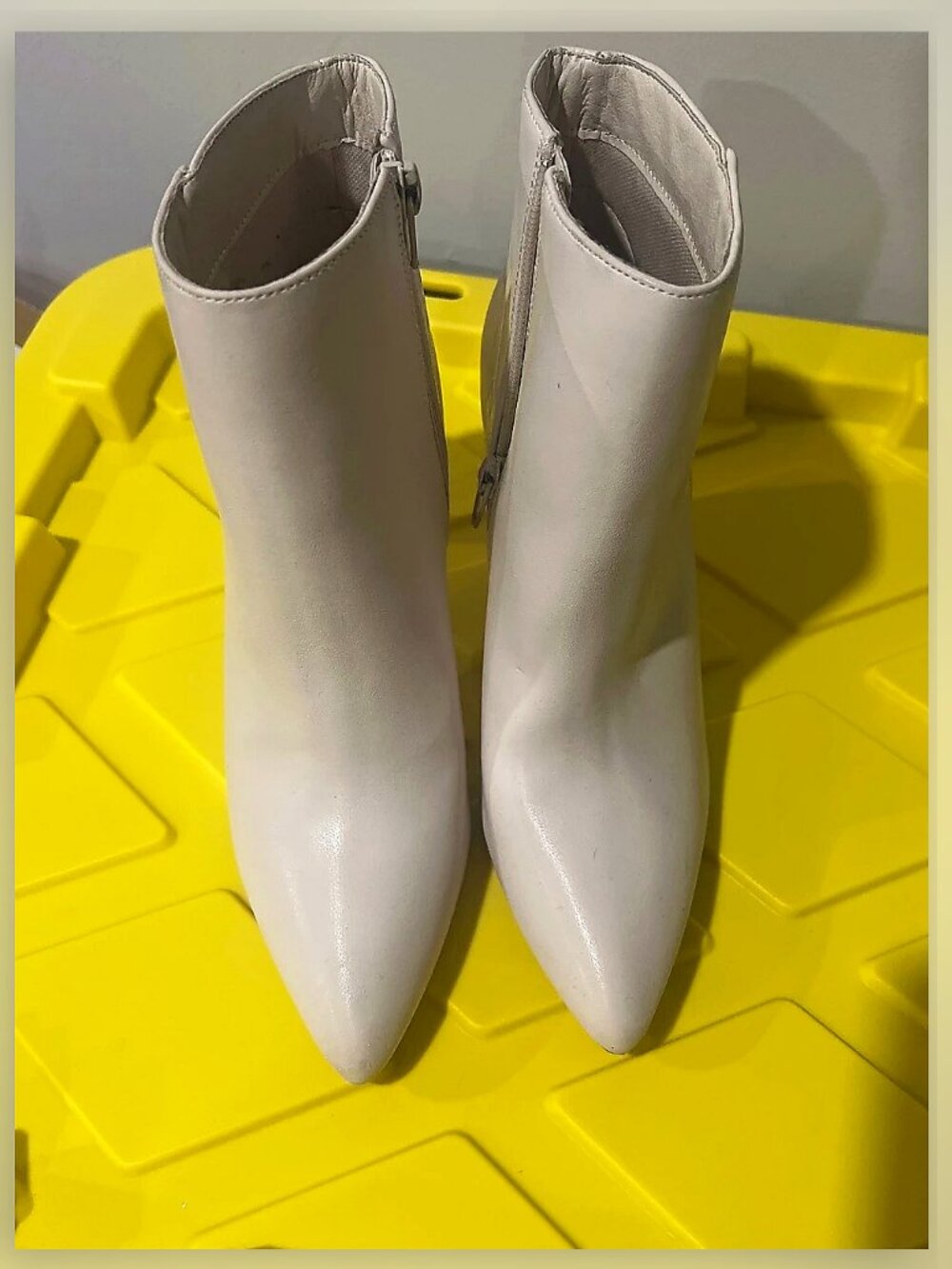 High heels boot